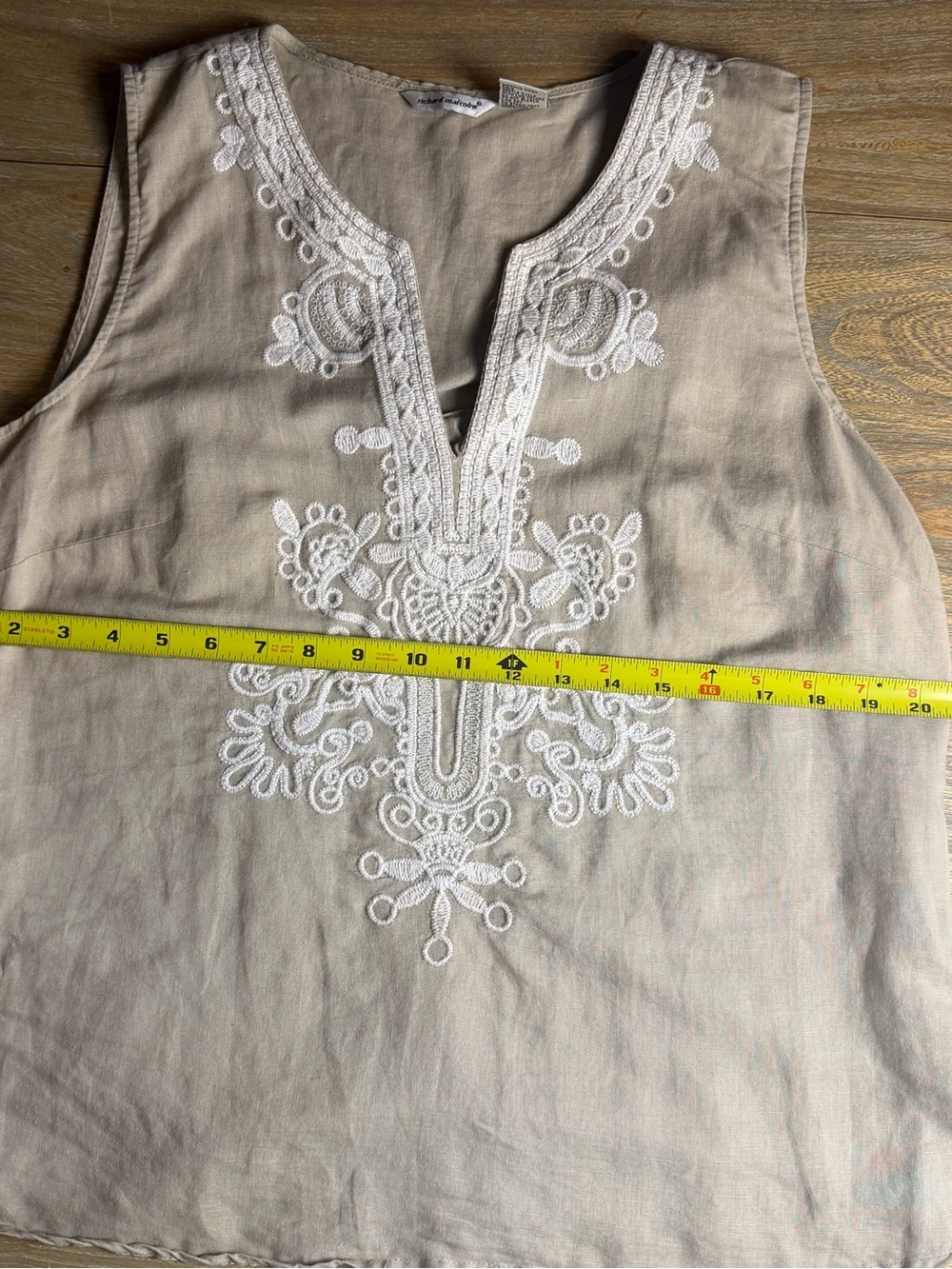 Embroidered Linen Blend Sleeveless Tunic Blouse - Beige - Picture 4 of 6